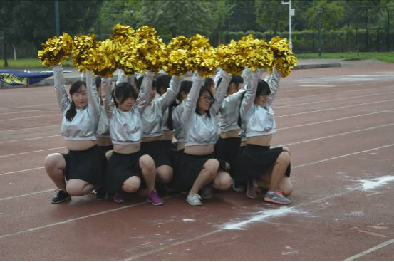 (政务15级4班啦啦操表演)